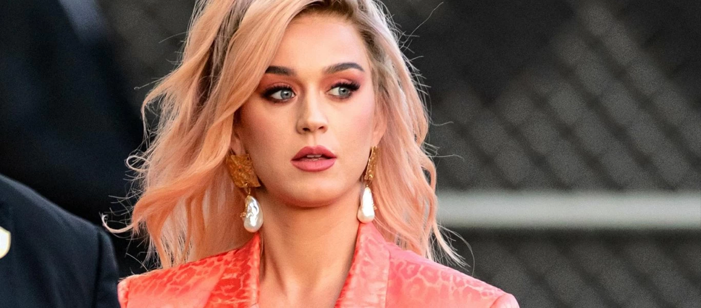 Από μικρή στα κόλπα: Η αγέννητη κόρη της Katy Perry κάνει άσεμνη χειρονομία και γίνεται viral (βίντεο)